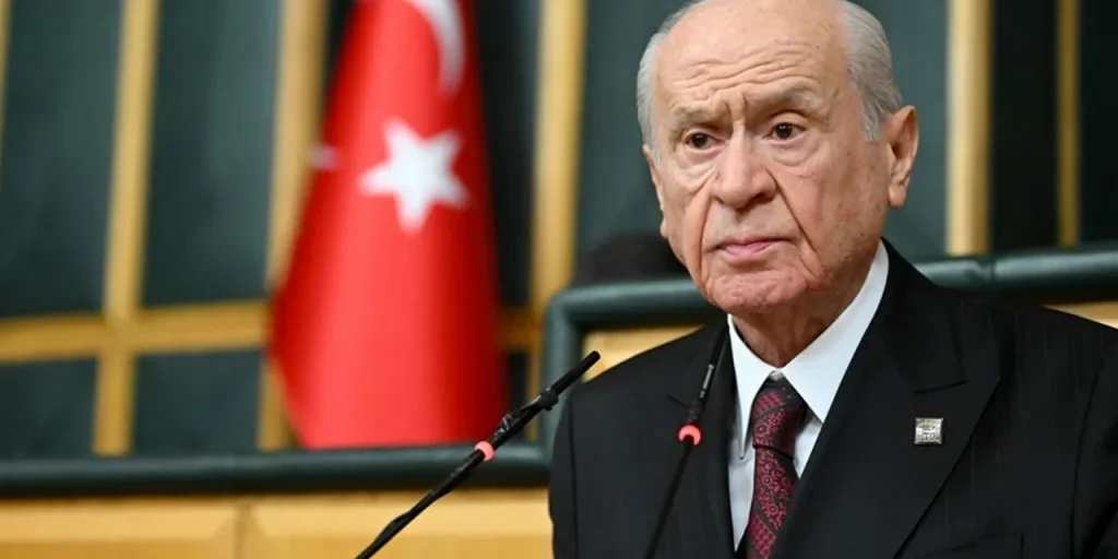 Devlet Bahçeli: l’incidente aereo a Ankara che ha colpito una delegazione libica è “riflessivo” e “triste”