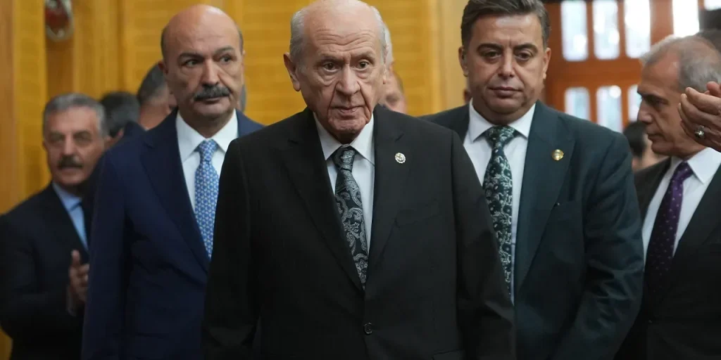 Bahçeli: nessuna promessa di perdono e respinge accuse di colpo di stato