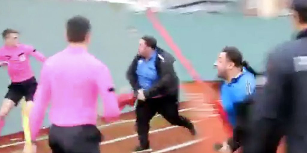 Arbitro di calcio aggredito: la violenza nello sport e le conseguenze della scommessa