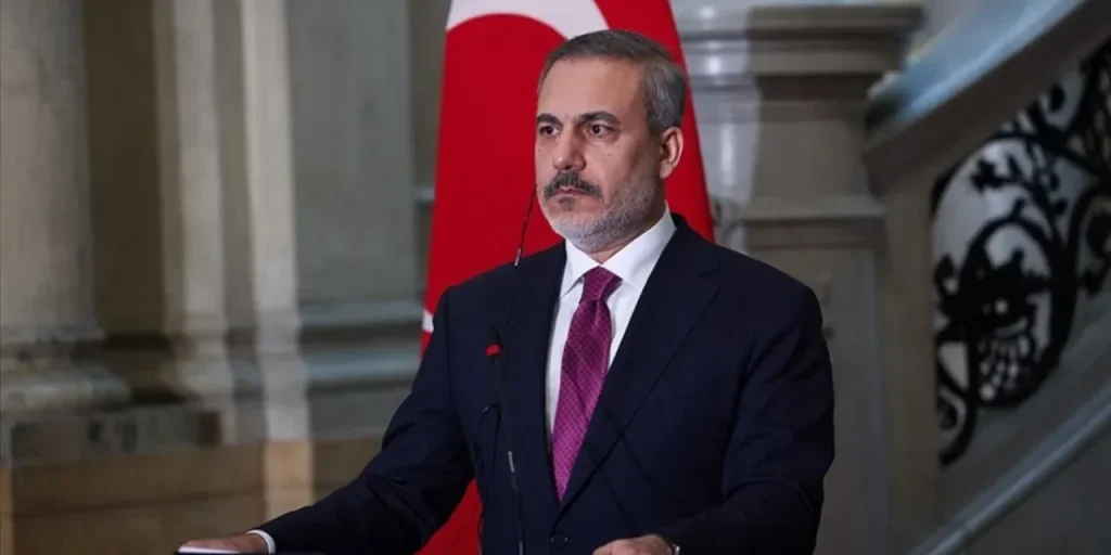 Hakan Fidan partirà domani per una visita negli Emirati Arabi Uniti