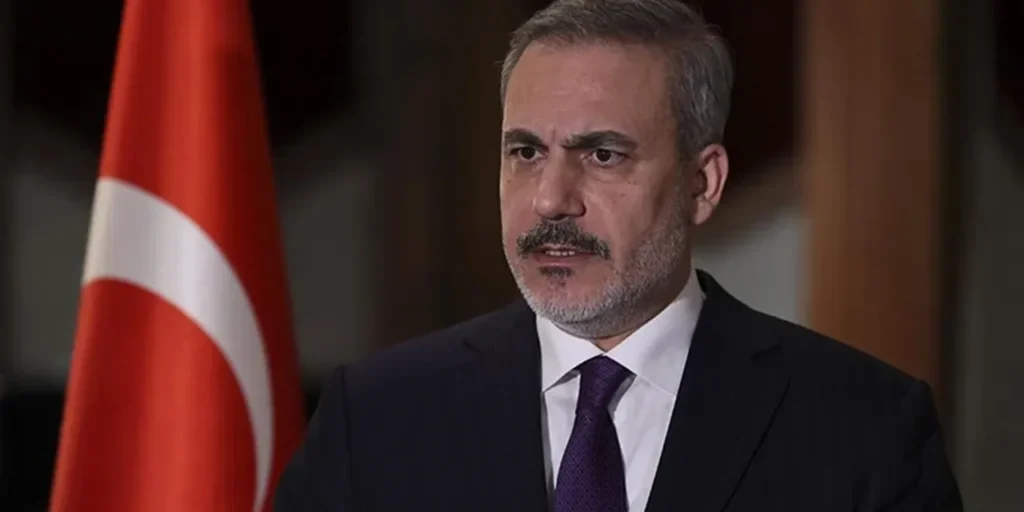 Turquia: il ministro degli Esteri si oppone al gioco dello SDG, considerandolo una minaccia per Siria e per sé