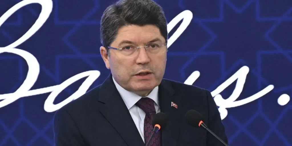 Yılmaz Tunç risponde alle proposte di leggi di pace nel contesto del processo “Terörsüz Türkiye”