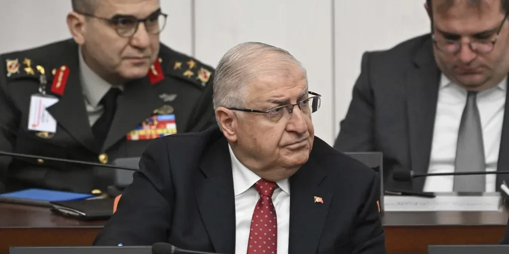 Yaşar Güler: il ministro della Difesa turco chiama il PKK/YPG a cessare le armi
