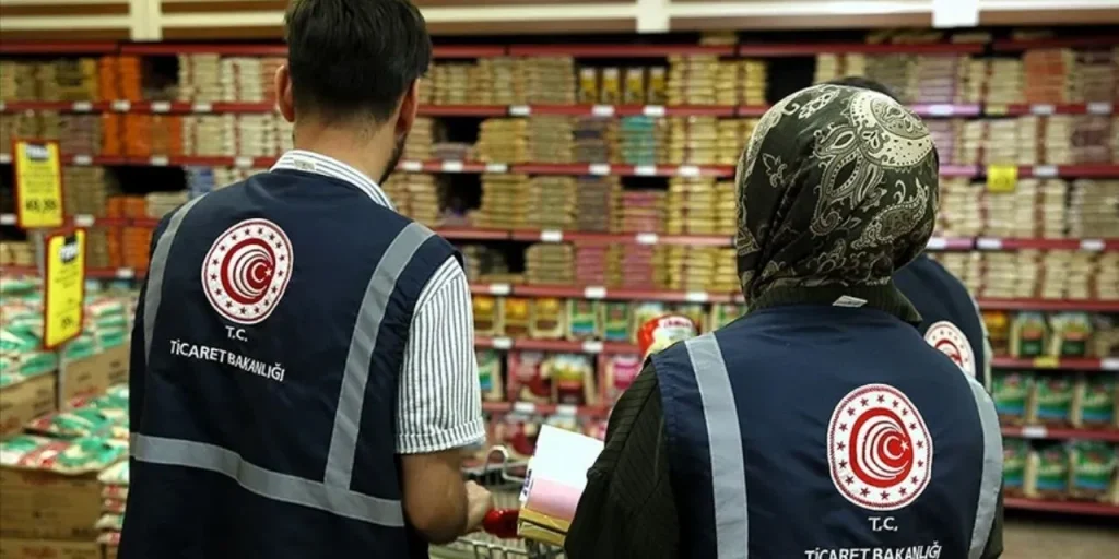 Ministero del Commercio vieta la vendita di portachiavi in peluche per rischio di soffocamento