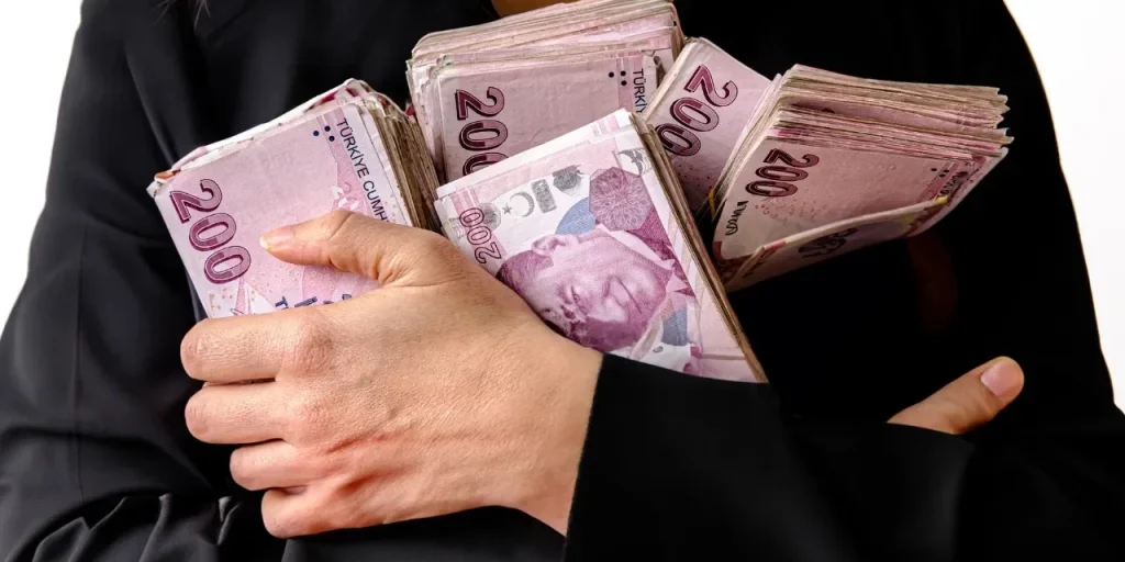 Bonus di 105.000 lira e credito senza interessi per i dipendenti del Ministero della Famiglia