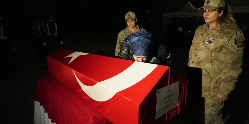 Sparo accidentale durante la manutenzione di un'arma provoca la morte di un sottotenente della Guardia di Frontiera