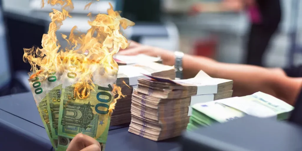 Incendio in filiale bancaria di Gorna Oryahovitsa, Bulgaria, causa perdita di 30.000 leva