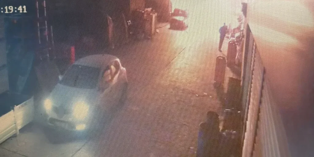 Incendio e esplosione in edificio industriale di Başakşehir, Istanbul