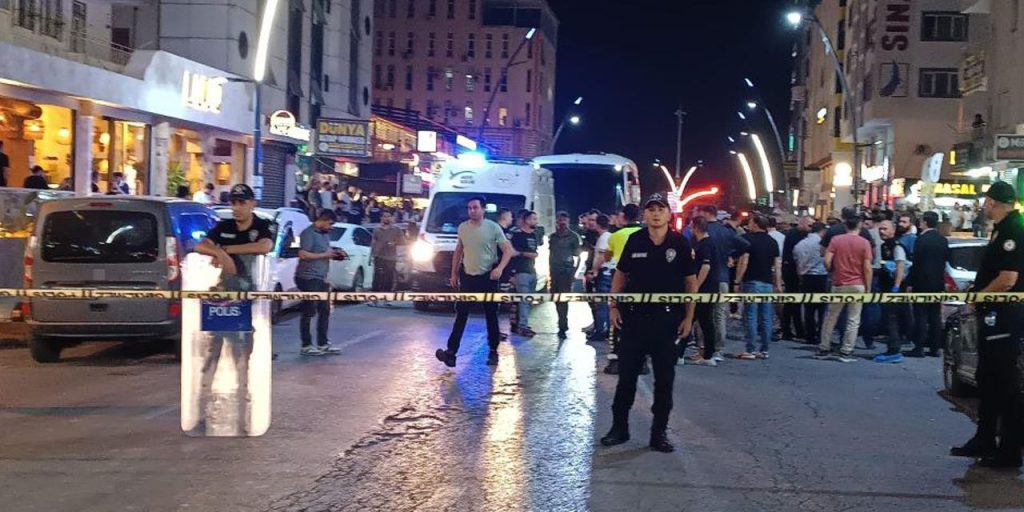 Batman'da iki grup arasında kavga: 1'i polis, 8 kişi yaralandı