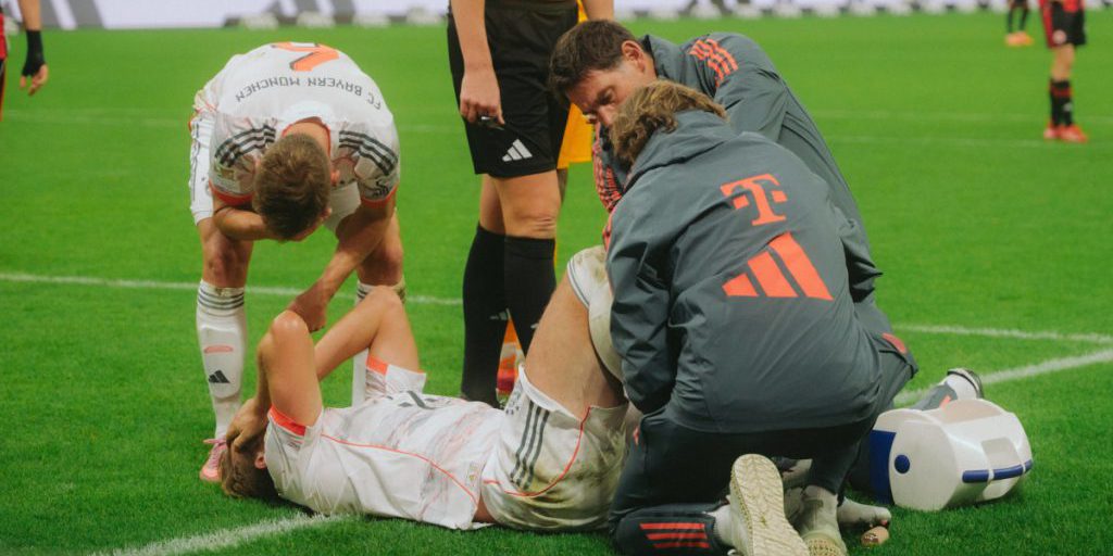 Lesione di Harry Kane più grave del previsto: cosa significa per il Bayern