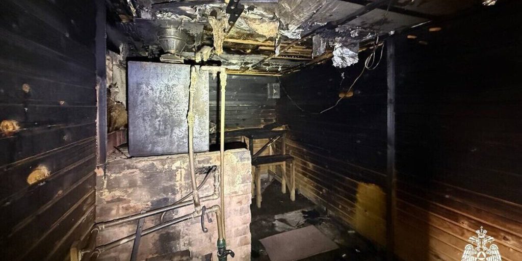 В Костромской области горели баня, заброшка и автомобиль