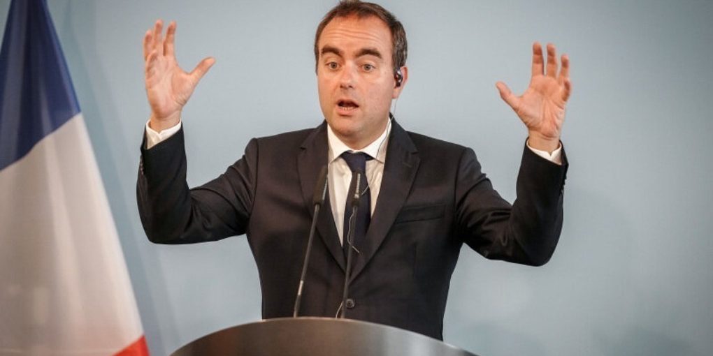 Новый премьер Франции отказался отменять День Победы и Пасху