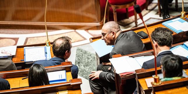 Lecornu chiede al ministro dell'Interno di programmare elezioni legislative anticipate alle comunali