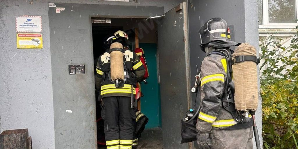 Жильцов многоэтажки в Петрозаводске эвакуировали из-за пожара