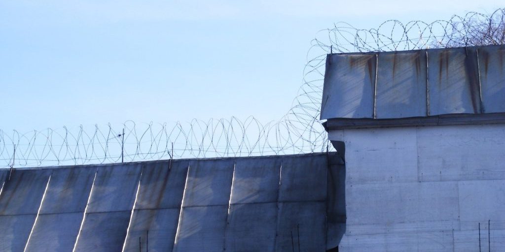 Два несовершеннолетних жителя Вологды лишены свободы за распространение наркотиков