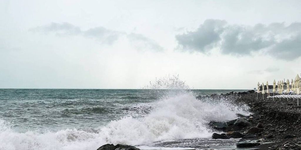 Вильфанд сообщил о завершении купального сезона на юге России