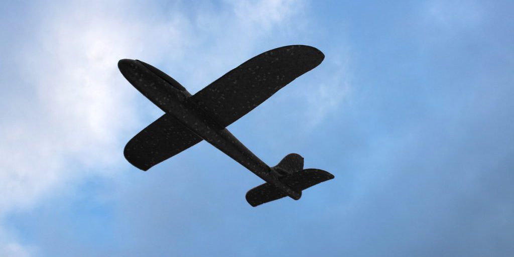 Abbattimento di un drone ucraino sopra la regione di Kursk: implicazioni e possibili conseguenze nel conflitto in corso