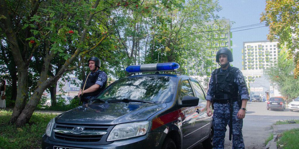 Conflitto in un bar di Penza: la musica scatena una lite sedata dalla guardia nazionale russa