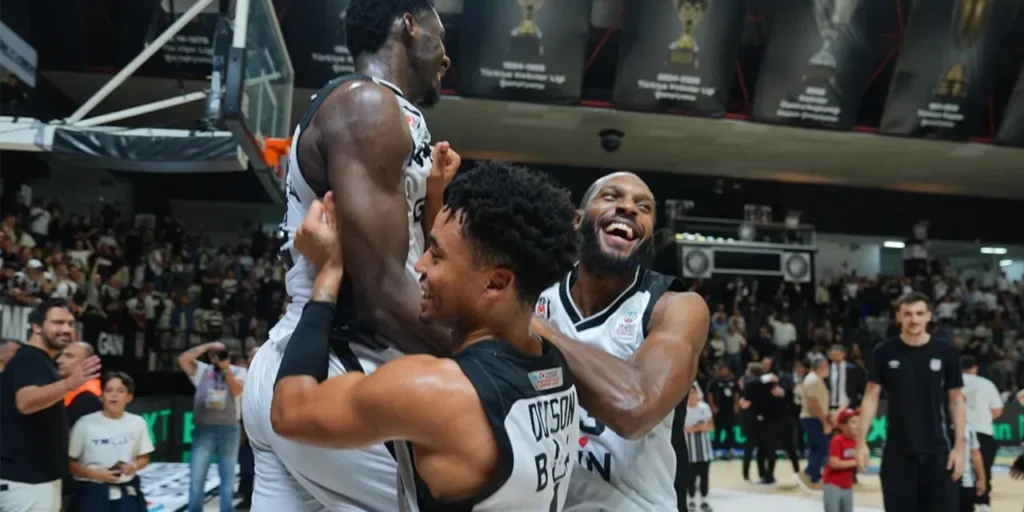 Beşiktaş supera Glint Manisa con grande recupero, ottiene nona vittoria consecutiva