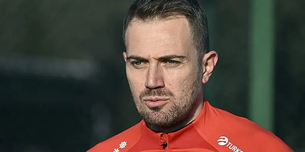 Mert Günok escluso da Beşiktaş: rumor di ritorno a Fenerbahçe