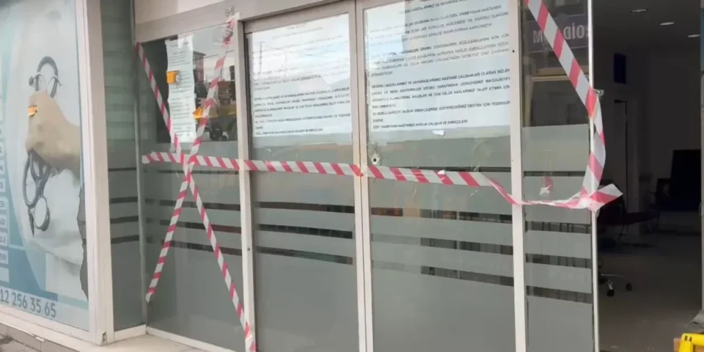 Arma usata contro l'ospedale Private Okmeydanı di Beyoğlu: otto sospetti arrestati.