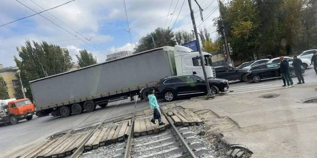 Из-за ДТП в Волгограде изменились маршруты движения трамваев