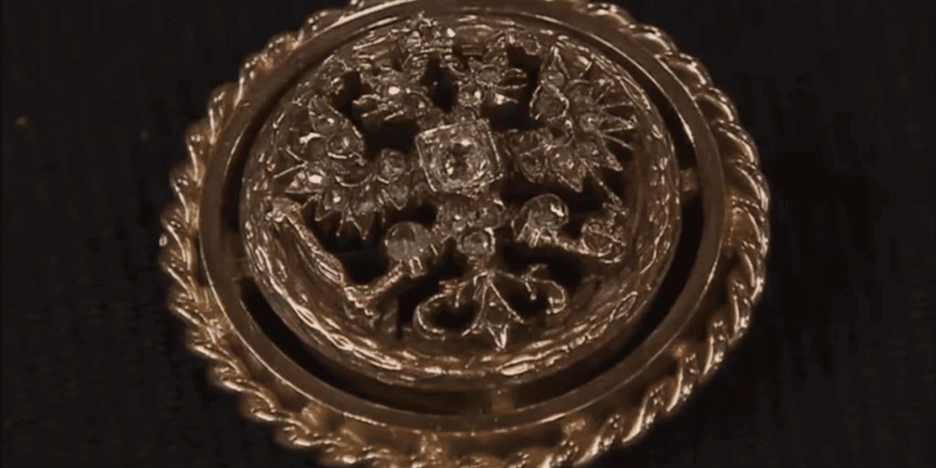 Alte Krawatten-Nadel sprengt bei „Bares für Rares“ alle Erwartungen