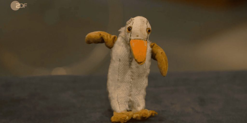 Il Pinguino di Peluche Logoro che Ha Catturato l'Immaginazione del Pubblico: Una Storia di Collezionismo e Valore