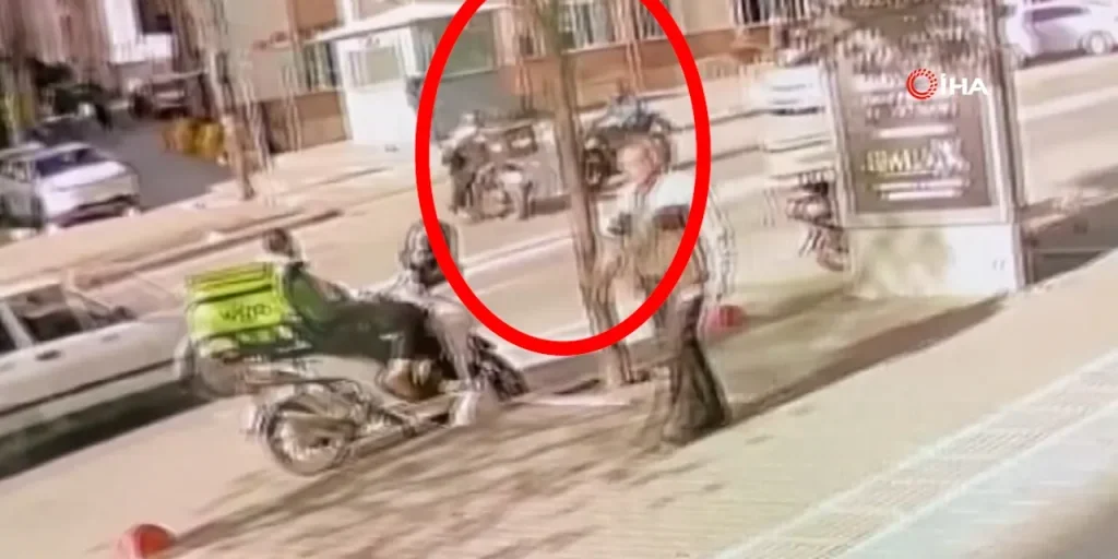 Veicolo sanitario colpisce interno ospedale per distrazione momentanea, nessun ferito grave