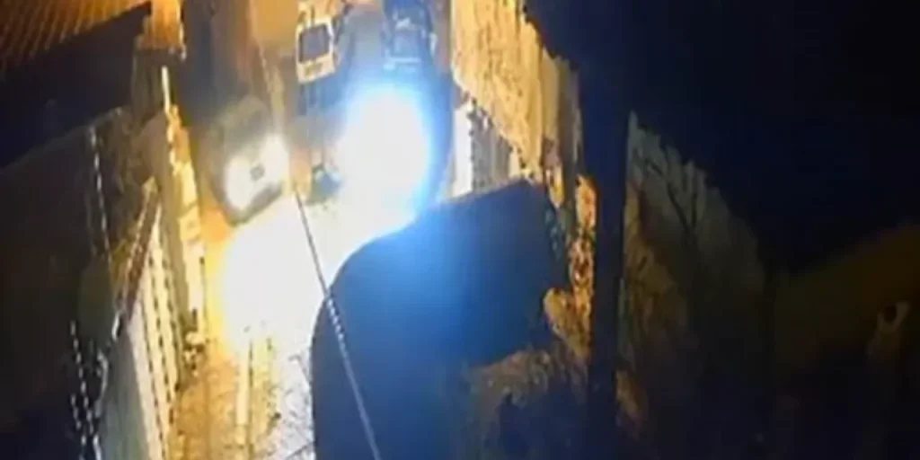 Incidente stradale: veicolo colpito e smontato in rottami