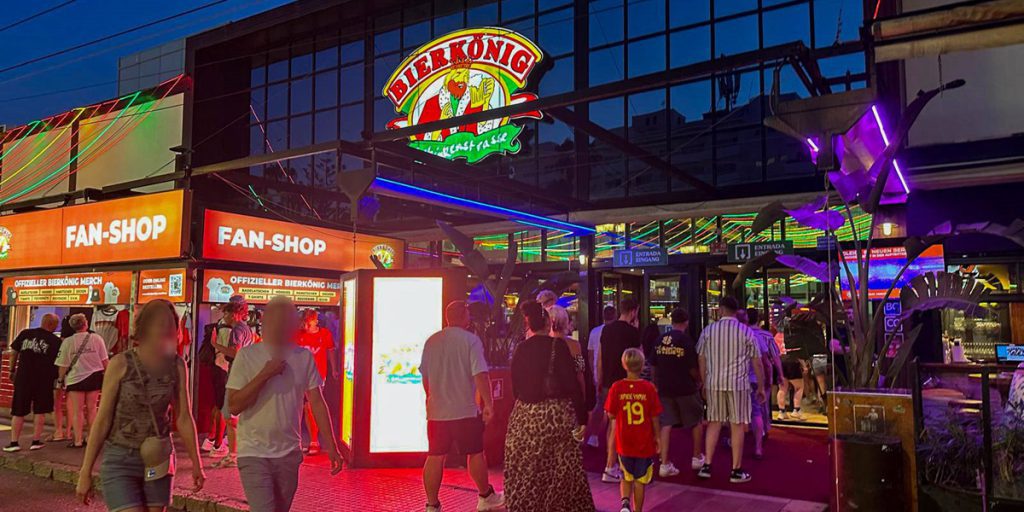 „Bierkönig“ auf Mallorca nimmt 40 Euro Eintritt: Reaktionen sind gespalten