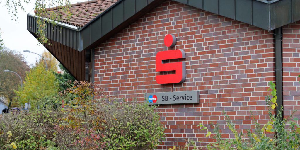 Bochumer erlebt Schock bei Sparkasse: „Sie sind offiziell für tot erklärt worden“