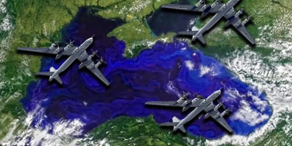 Bombardieri russi volano sopra il Mar Nero per oltre cinque ore