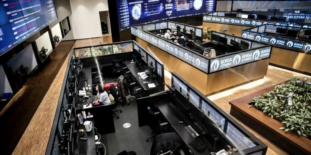 Borsa di Istanbul: BIST 100 in rialzo, settore bancario in crescita, leasing e factoring in calo
