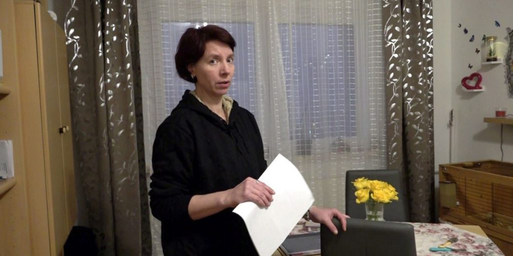 Bürgergeld: Alleinerziehender Mutter wird der Boden unter den Füßen weggezogen – „Dann kam der Anruf“