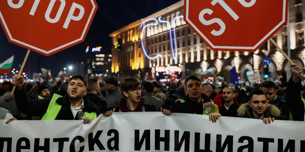 Proteste in Bulgaria: oltre 50.000 persone chiedono la dimissione del Primo Ministro