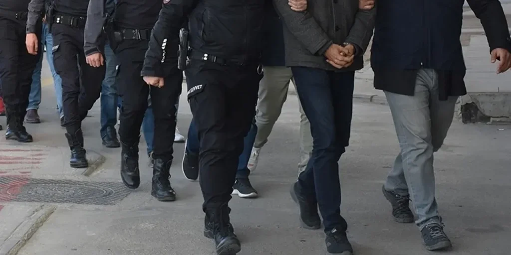 Operazione di frode in quattro quartieri di Bursa: dieci persone arrestate