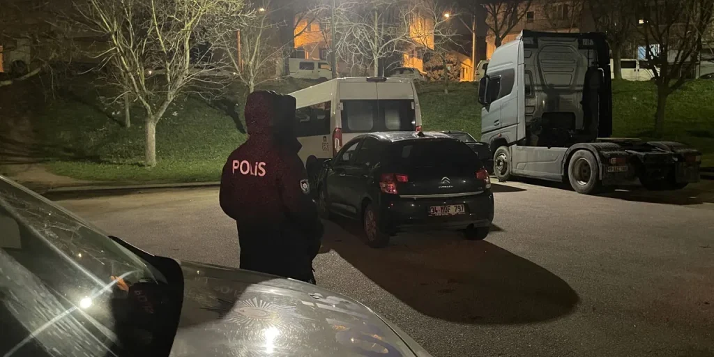 Due feriti da coltello in una rissa a Bursa, polizia in cerca dei sospetti