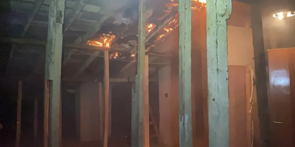 Sei incendi consecutivi in un edificio di Bursa: residenti sospettano un unico responsabile