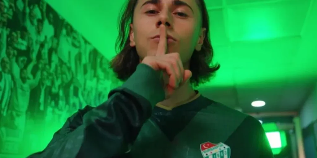 Bursaspor firma Eyüp Akcan, quarto giocatore nella finestra di trasferimento intermedia