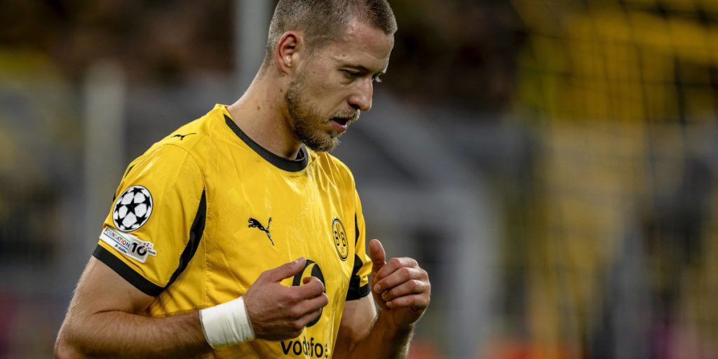 Il Borussia Dortmund guarda al recupero di Waldemar Anton per rinforzare la difesa.