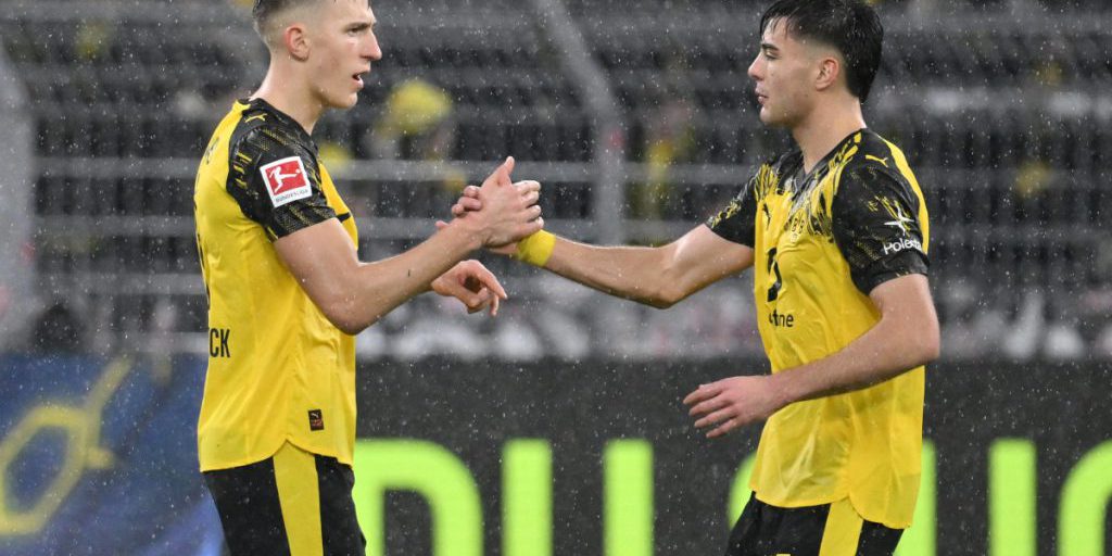 Borussia Dortmund accetta la partenza di un giocatore per clausola di trasferimento