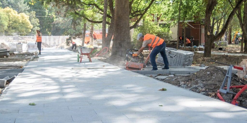 Il Parco Gagarin di Simferopoli: Storia, Caratteristiche e Progetti di Riqualificazione per uno Spazio Verde di Eccellenza