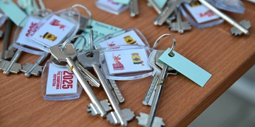 В Новороссийске новоселами стали 64 ребёнка-сироты и оставшиеся без попечения родителей