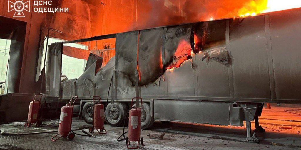 Drone russo distrugge 110 pacchi da 2,3 milioni di hryvnia a Odesa