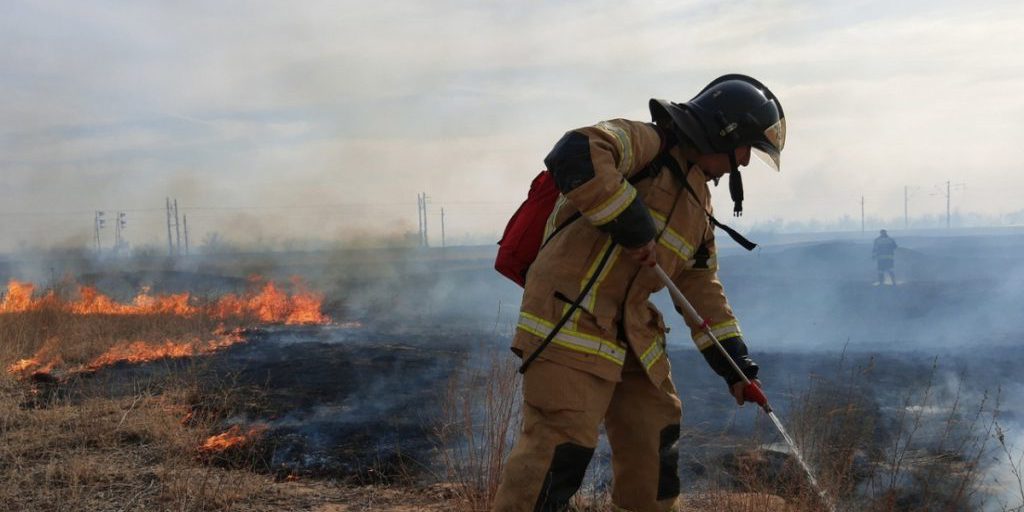 В Ростовской области за сутки произошло 14 пожаров