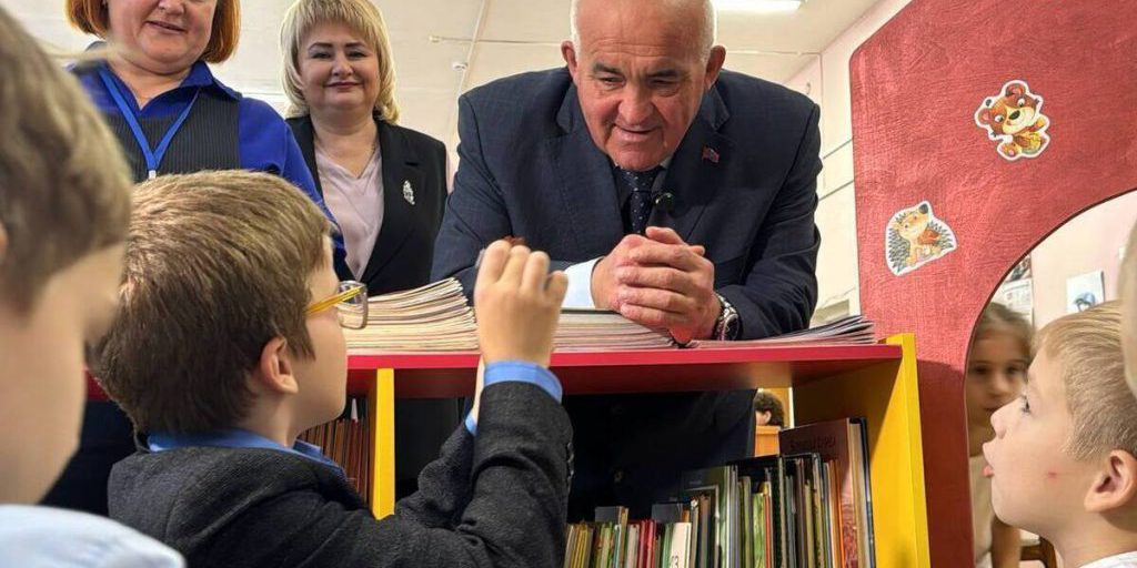 Progetto Biblioprodlenka a Costroma: un'iniziativa per promuovere la lettura e la cultura tra gli alunni delle scuole elementari
