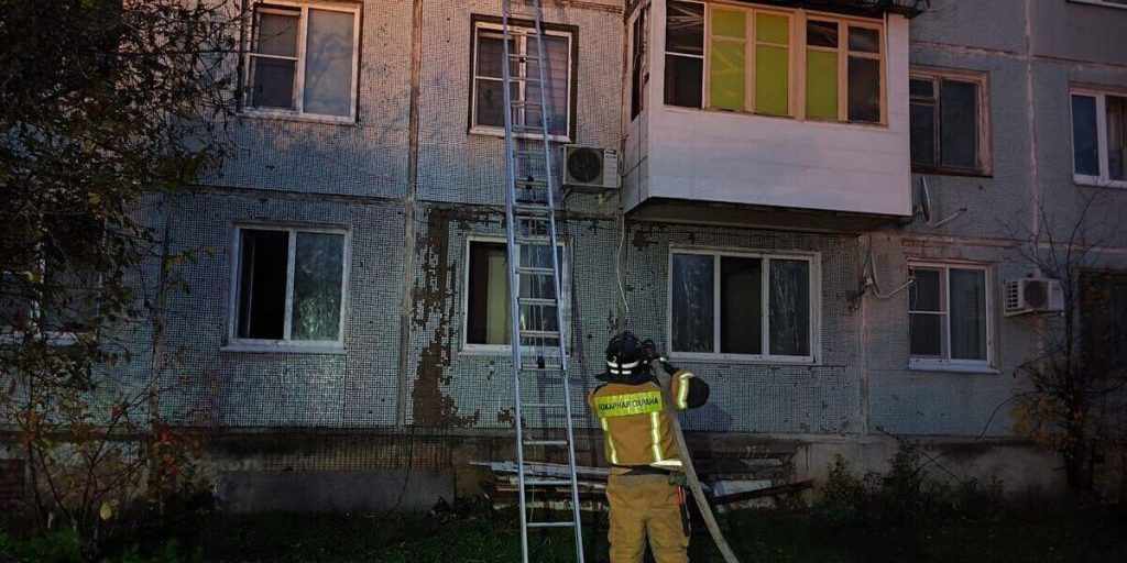 В Заокском эвакуировали 12 человек и потушили пожар в пятиэтажке