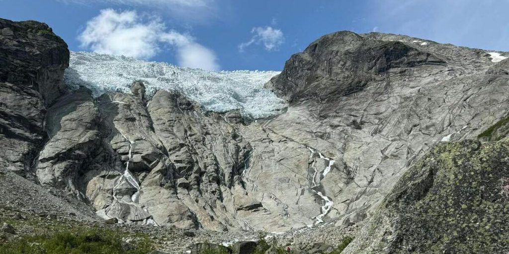 L'attore russo Nikita Kologrivyy coinvolto in un incidente in Dagestan: ferito in una frana di pietre