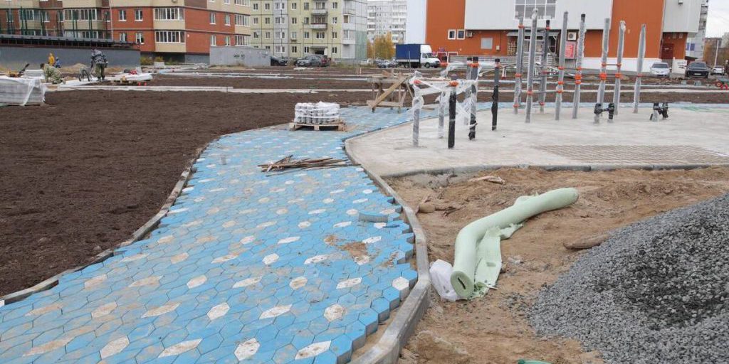 В Северодвинске началось озеленение у «Весёлых ноток»